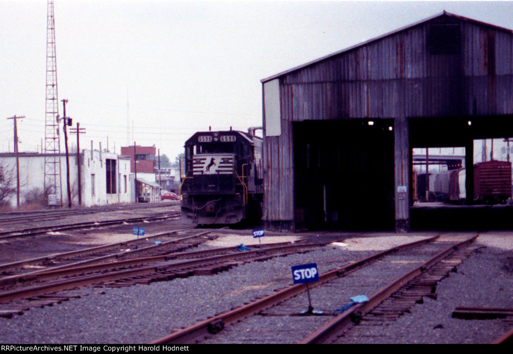 NS 6598 sits beside the enginehouse in Glenwood Yard